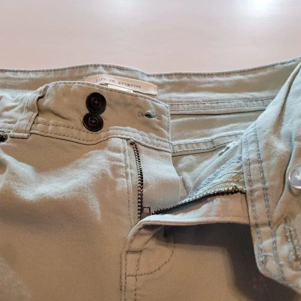 Life in Progress Denim Shorts - Picture 14 of 16